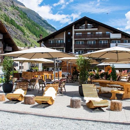 Schweizerhof Zermatt - A Small Luxury Hotel Exterior photo