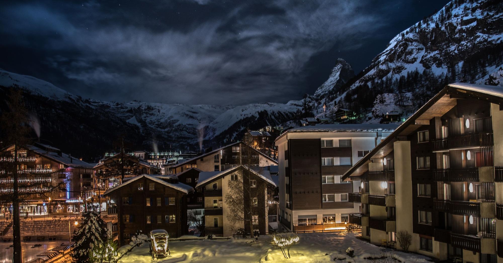 Schweizerhof Zermatt - A Small Luxury Hotel Exterior photo