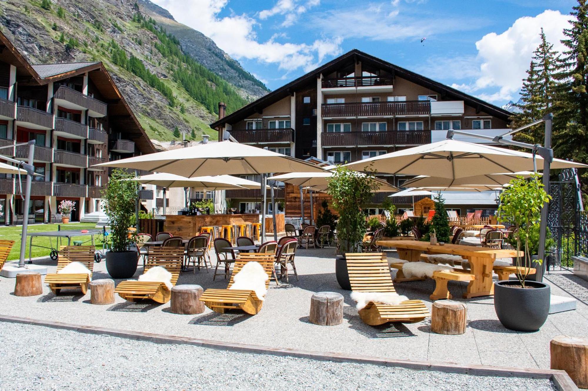 Schweizerhof Zermatt - A Small Luxury Hotel Exterior photo